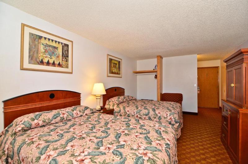 Econo Lodge Inn & Suites Madras Exterior foto