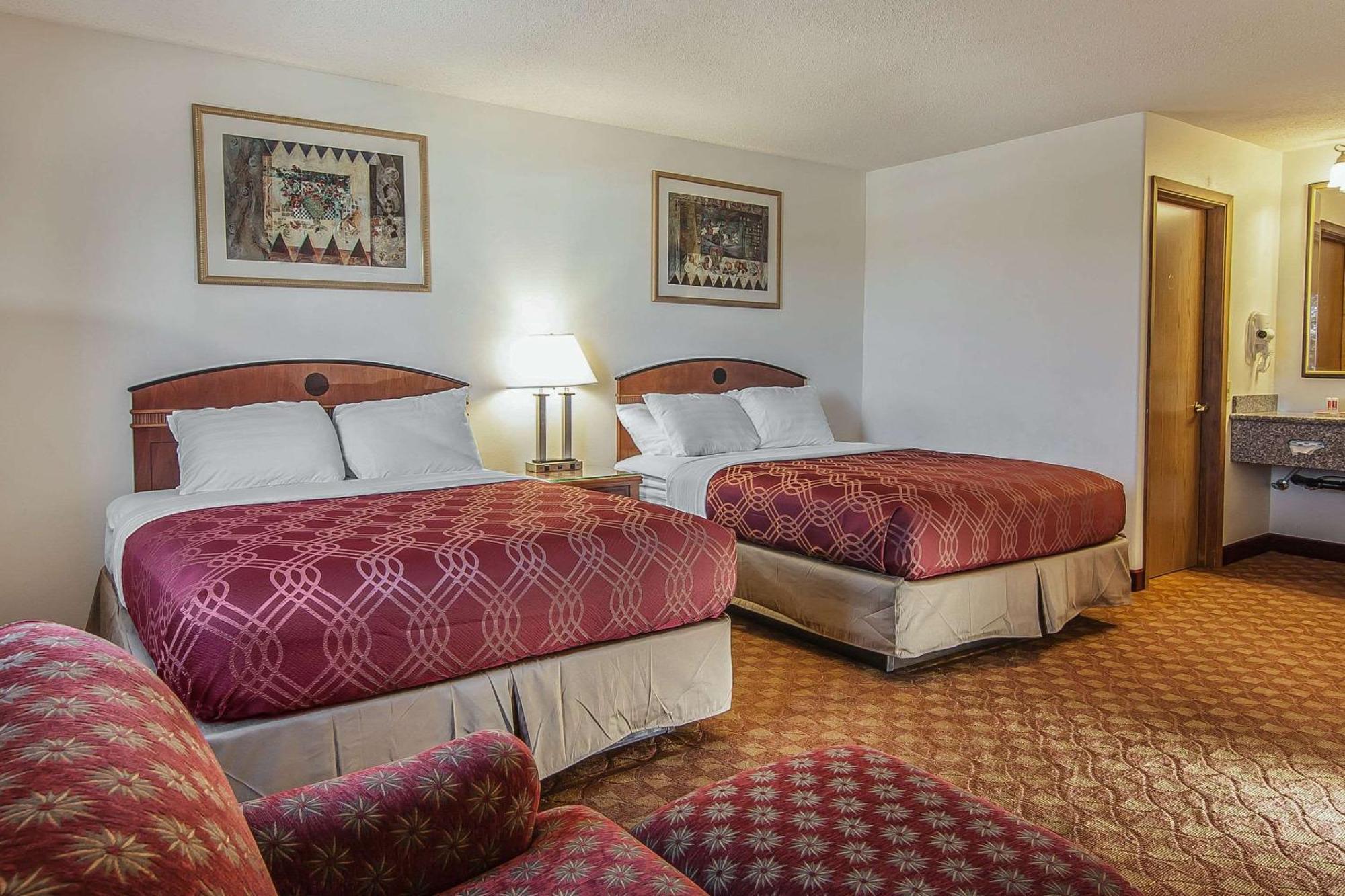 Econo Lodge Inn & Suites Madras Exterior foto