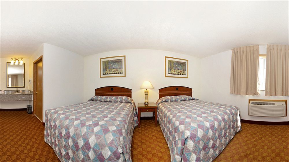 Econo Lodge Inn & Suites Madras Exterior foto