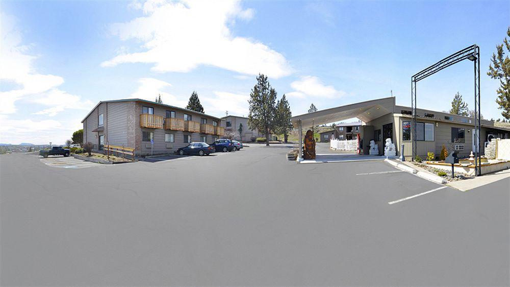 Econo Lodge Inn & Suites Madras Exterior foto